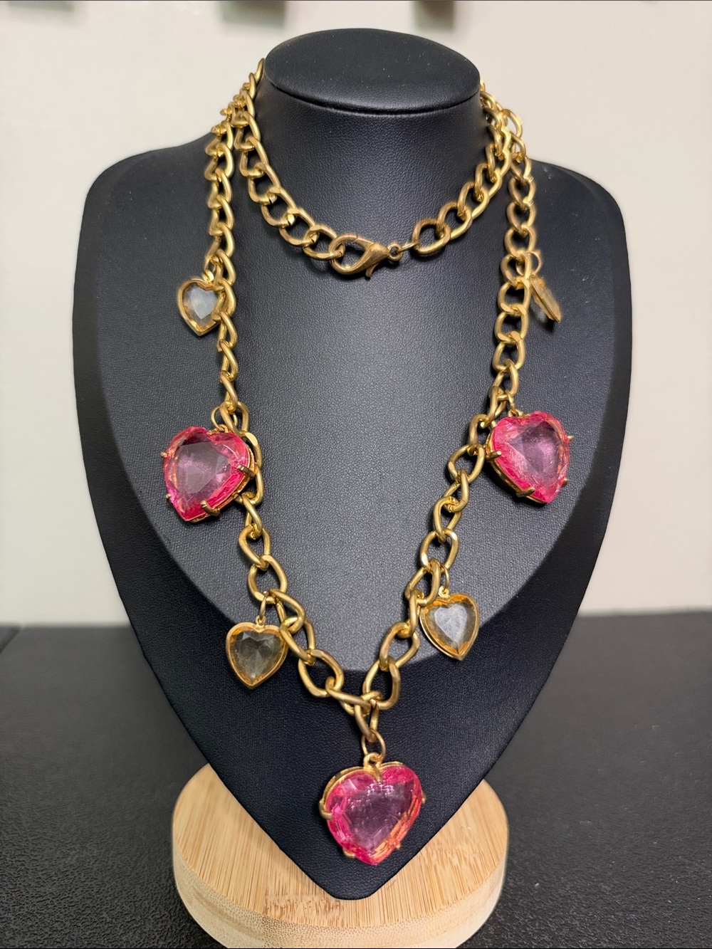 Vintage Gold-Tone Chain Necklace Vintage Pink Heart Gems - Women Jewelry